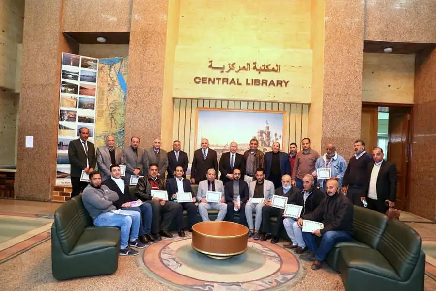 الدكتور عبد العاطى يكرم القائمين على تنفيذ أعمال خفض المناسيب فى بحيرة وادى مريوط