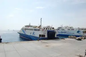 موانئ البحر الأحمر تشهد تداول 1819 طن بضائع و511 شاحنة