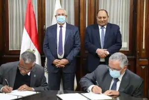 الفاو و"الزراعة" توقعان مشروعين لزيادة إنتاجية المياه المستدامة لدعم صغار منتجي الألبان