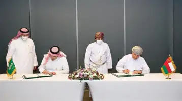 توقيع 3 مذكرات تفاهم بين السعودية و عُمان لتمويل مشاريع تنموية