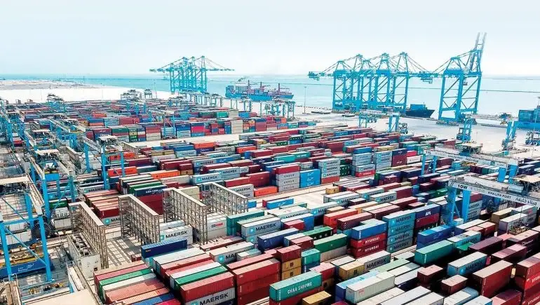 سهم "موانئ أبو ظبي" يفتح على 3.5 درهم فى أول يوم تداول