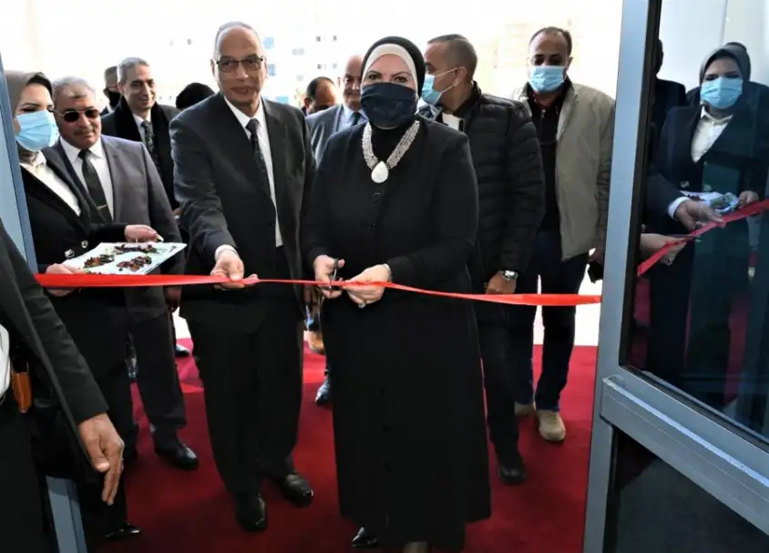 وزيرة التجارة والصناعة تفتتح المبنى الجديد لمعامل الفحص بهيئة الرقابة على الصادرات