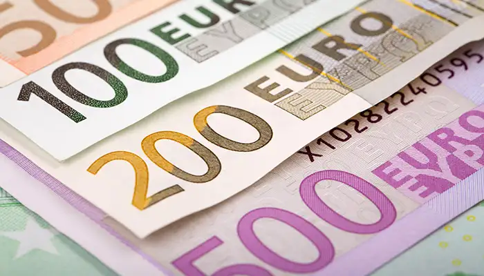 سعر صرف اليورو أمام الجنيه اليوم 21-2-2022