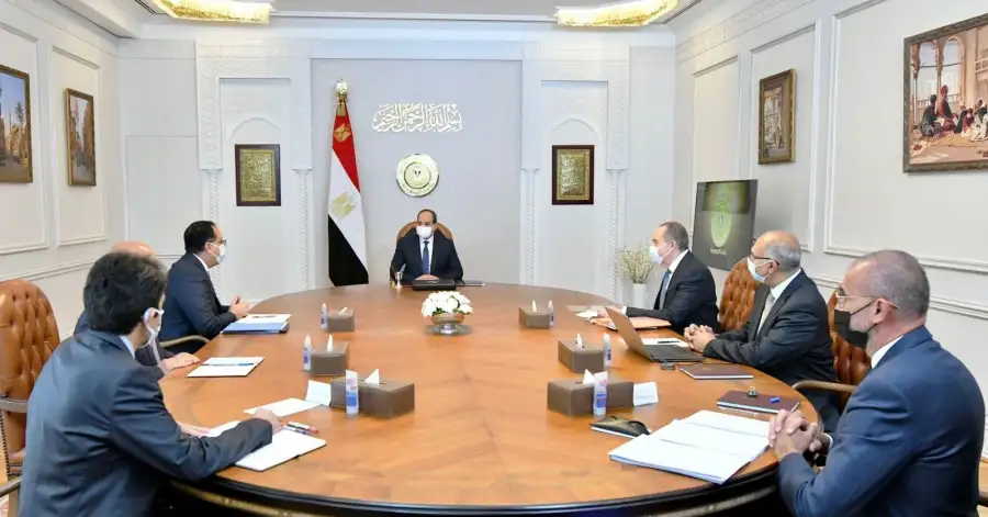 السيسي يتابع الموقف لتوطين صناعة السيارات الكهربائية في مصر