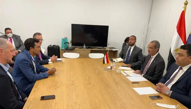 وزير الاتصالات يناقش مع شركة "بهارتى ايرتيل" التعاون فى مجال الكابلات البحرية