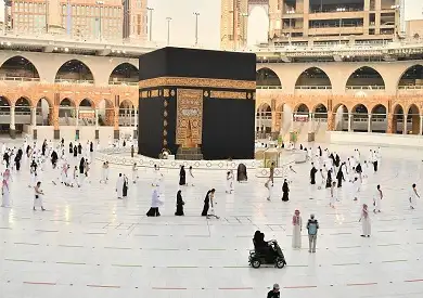 تعديل أسعار رحلات العمرة بعد قرارات السعودية بالغاء الحجر الصحى