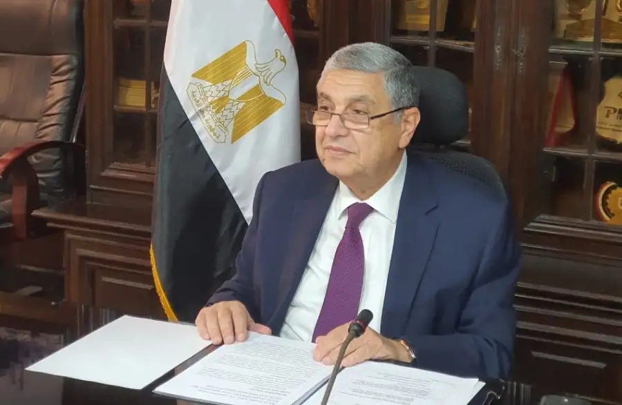 وزير الكهرباء يبحث إنتاج واستخدام الميثانول الأخضر والأمونيا الخضراء
