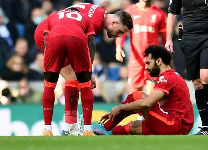 جهاز المنتخب يطمئن على حجم إصابة محمد صلاح