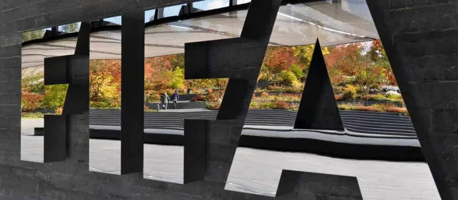 «فيفا» يمدد عمل لجان التطبيع في الاتحاد الإيفواري