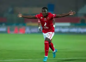 الأهلي يتقدم على الاتحاد في الشوط الأول