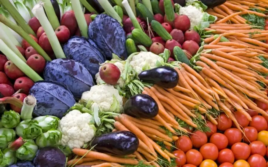 أسعار الخضروات والفاكهة اليوم الإثنين 11-4-2022