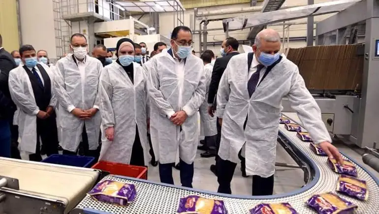 رئيس الوزراء يتفقد المنطقة الاستثمارية "بيراميدز لتنمية المناطق الصناعية"