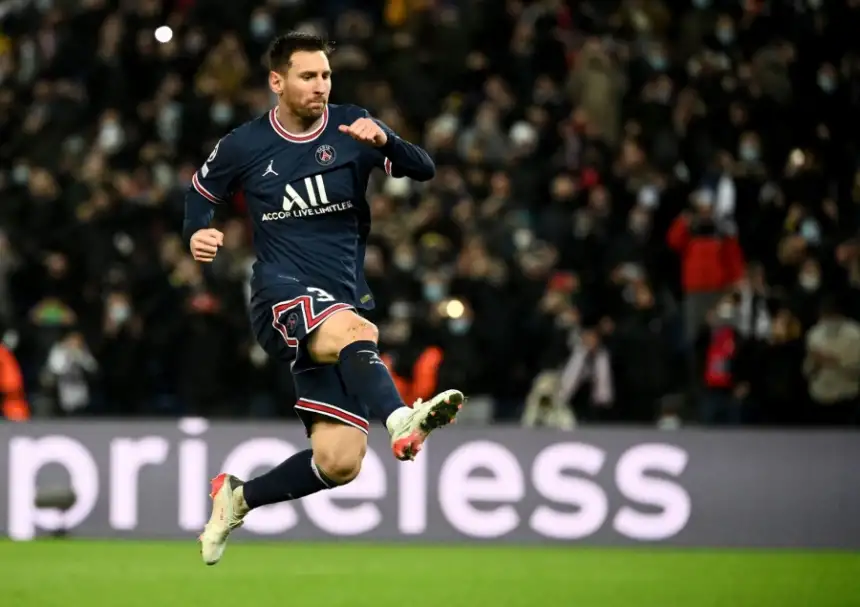 الدوري الفرنسي.. أول بطولات ميسي مع ناد غير برشلونة