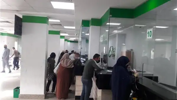 بنك ناصر: صرف أكثر من 353 مليون جنيه معاشات ومرتبات خلال يومي الجمعة والسبت