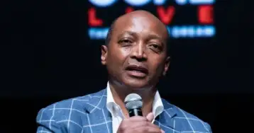 رئيس كاف يشارك في قمة فوربس تحت الثلاثين في بوتسوانا