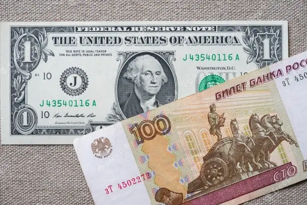 الروبل يرتفع بأكثر من 2% مقابل الدولار