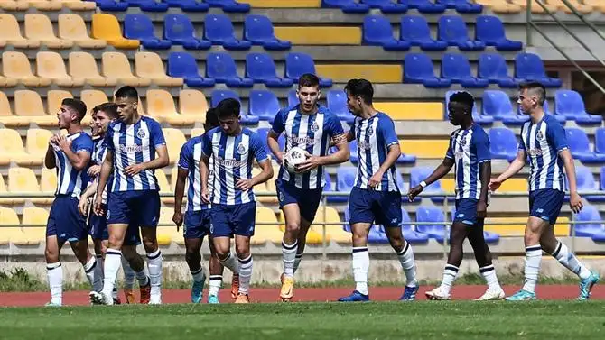 رسميا.. بورتو يتوج بلقب الدوري البرتغالي