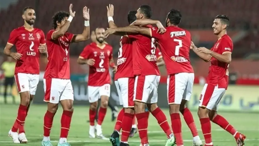 لاعب الأهلي: التأهل لنهائي دوري الأبطال لم يحسم بعد.. ونسعى لتقديم مباراة جيدة في الجزائر