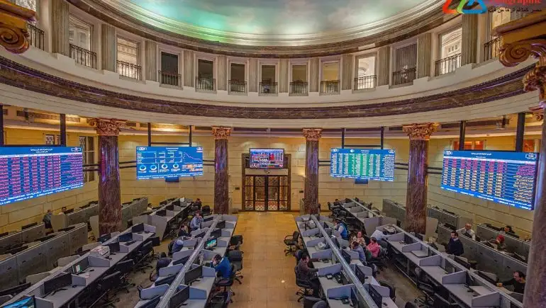 البورصة تتراجع 0.89% في المستهل بتداولات 122 مليون جنيه