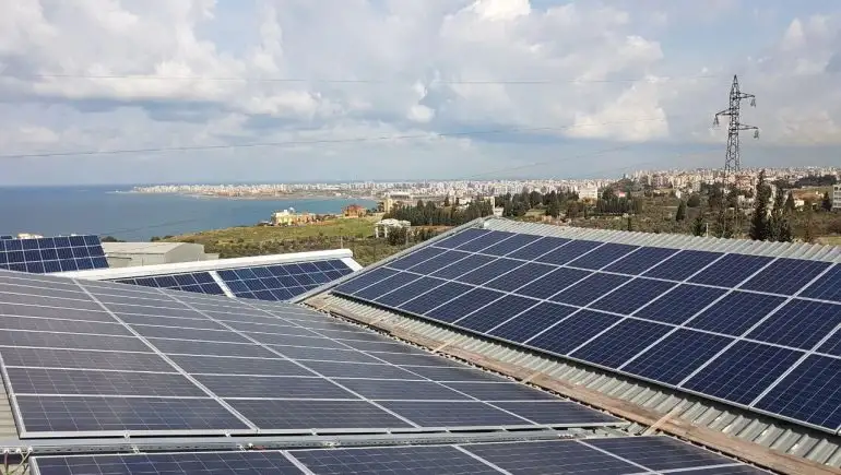 لبنان يمنح تراخيص لـ11 مشروعا للطاقة الشمسية