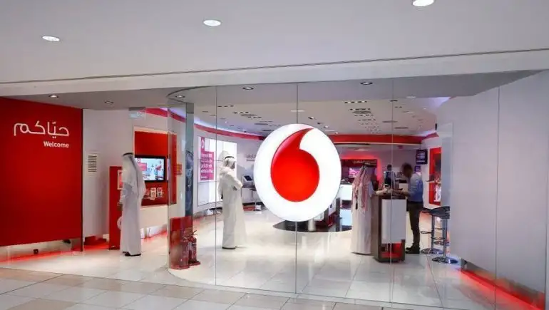 “اتصالات” الإماراتية تستحوذ على 9.8% في “فودافون” مقابل 4.4 مليار دولار