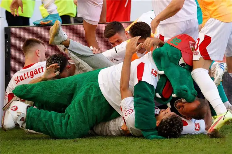 شتوتجارت يبقى في البوندسليجا بسيناريو درامي وهبوط بيلفيلد.. وهيرتا يخوض ملحق الترقي