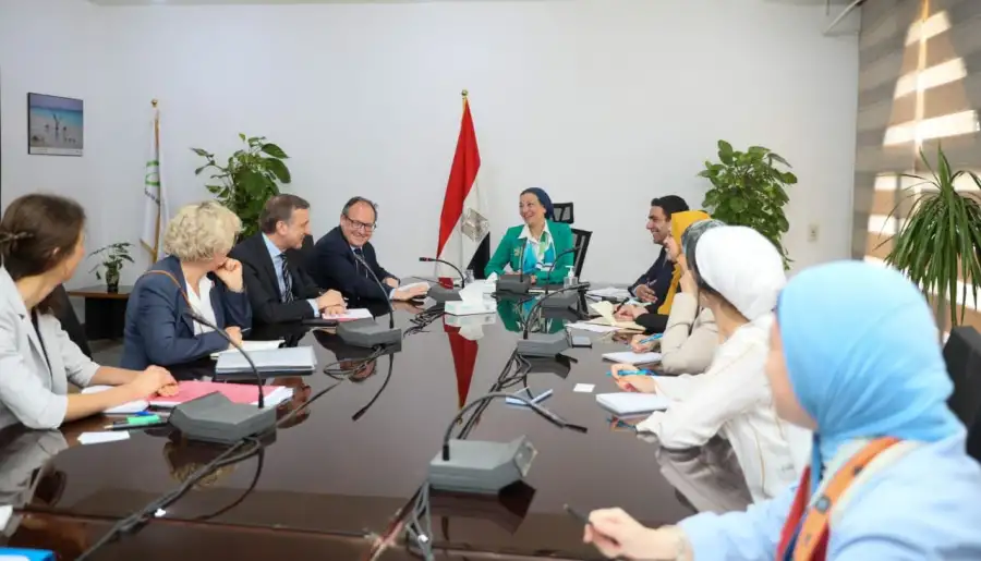 وزيرة البيئة تبحث مع مدير بنك الاستثمار الأوروبي التعاون المشترك في مشروعات المناخ
