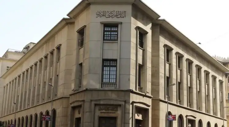 خبير اقتصادي: رفع سعر الفائدة خطوه استباقية لمواجهة التضخم ولجذب السيولة