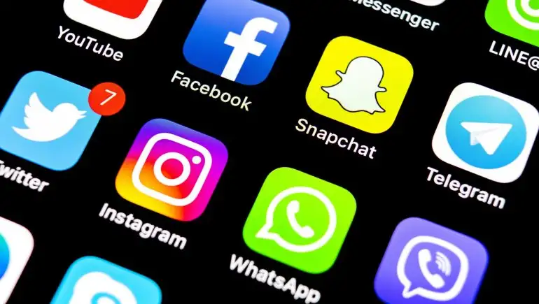 شركات التواصل الاجتماعي تفقد أكثر من 135 مليار دولار من قيمتها السوقية