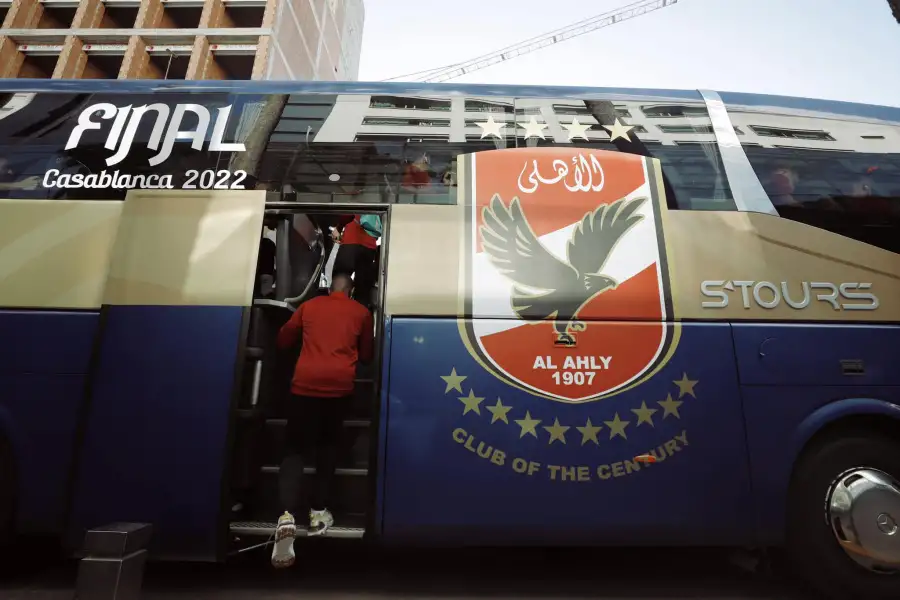 الأهلي يصل ملعب الاتحاد البيضاوي لخوض مرانه الأول بالمغرب