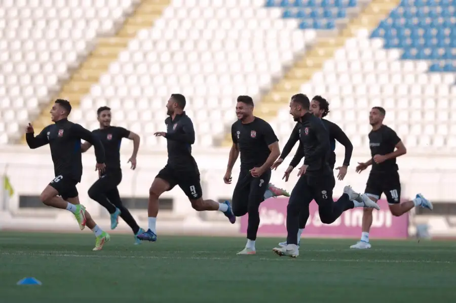 تدريبات بدنية قوية للاعبي الأهلي استعدادًا للوداد
