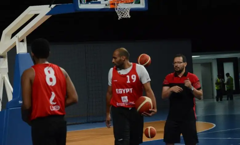 عمرو الجندي لاعب منتخب السلة: أثق في التأهل لكأس العالم