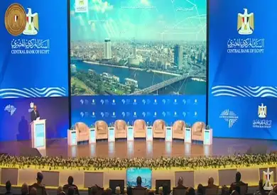 محافظ البنك المركزي: أجواء عدم اليقين تسيطر على توقعات أداء الاقتصاد العالمي