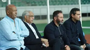 كيف وقع اتحاد الكرة في المحظور وناقض نفسه بشأن أزمة مدرب المنتخب؟
