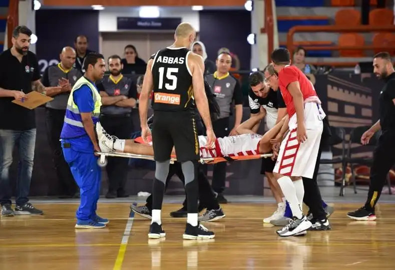 إصابة قوية لـ علي خليفة لاعب منتخب السلة أمام رواندا