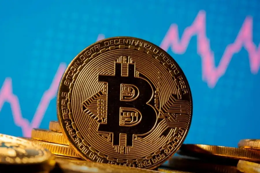 بيتكوين تتراجع 2.2% لتسجل أقل من 19 ألف دولار