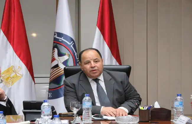 وزير المالية متعجبا: إزاي مشروعات البنية التحتية لا عائد لها؟