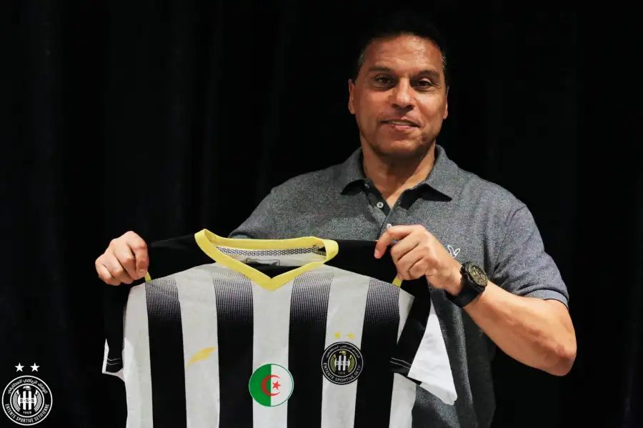 لاعب الأهلي السابق ينضم لجهاز البدري في وفاق سطيف
