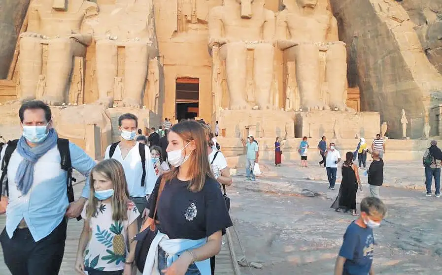 الموجة السادسة للجائحة لا تثير القلق حتى الآن فى القطاع السياحى