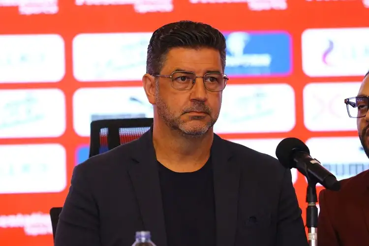 فيتوريا يحفز لاعبي منتخب الشباب قبل مواجهة السعودية في نهائي كأس العرب