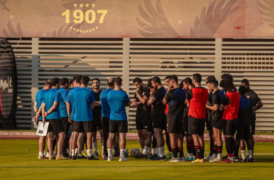 الأهلي يبدأ الاستعداد لمباراة إيسترن كومباني