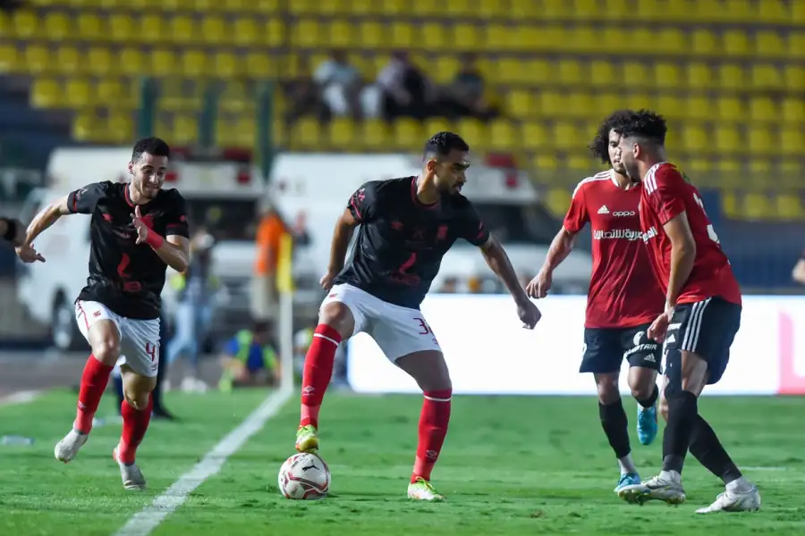 الأهلي يتعادل سلبيا أمام الطلائع في الشوط الأول