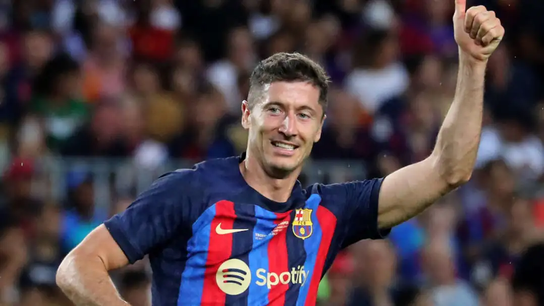 ليفاندوفسكي يقود برشلونة للفوز على بلد الوليد في الدوري الإسباني