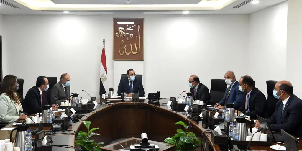 رئيس الوزراء: القطاع غير المصرفي لاعب أصيل في مساعدة الكيانات الاقتصادية