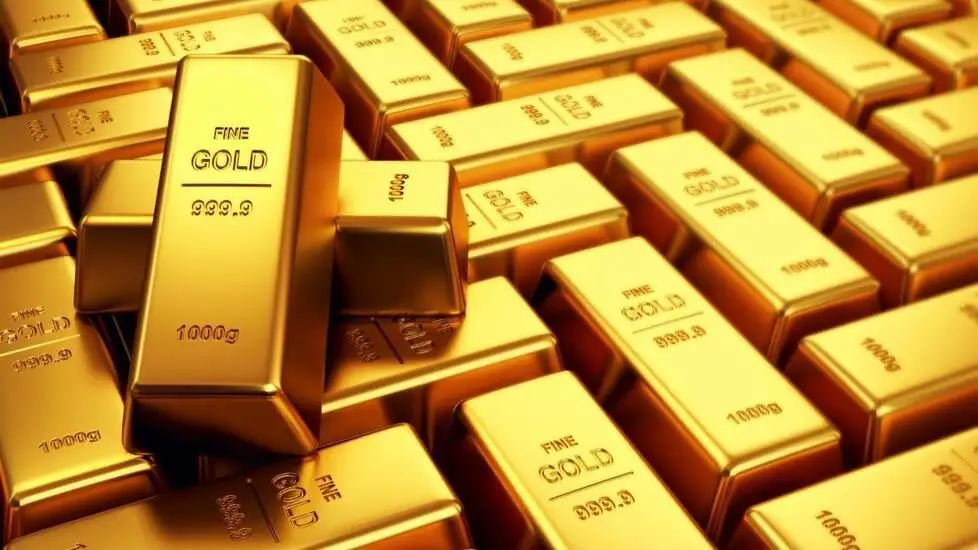 رغم تسجيله 1.5% خسائر أسبوعية.. سعر الذهب العالمي يغلق مرتفعًا