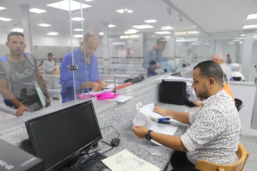 القوى العاملة: انتظام سير العمل بوحدة خدمات العمالة المصرية بالخارج