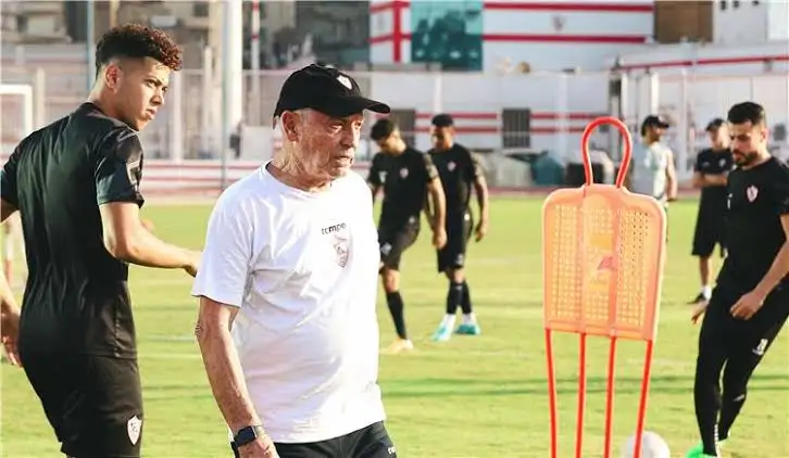 تحية وطلب وتأكيد.. تفاصيل جلسة فيريرا مع لاعبي الزمالك