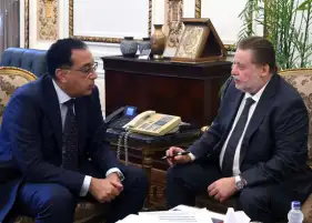 بعد تكليف السيسي.. مدبولي يناقش مع محافظ البنك المركزي محاور المؤتمر الاقتصادي