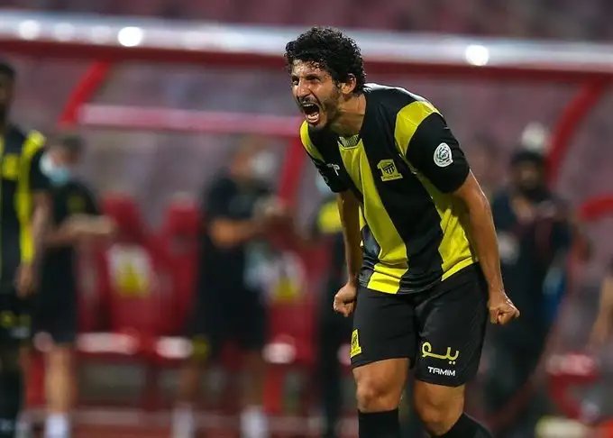 متحدث نادي الرائد السعودي يكشف حقيقة تعمد سانتوس البصق على حجازي