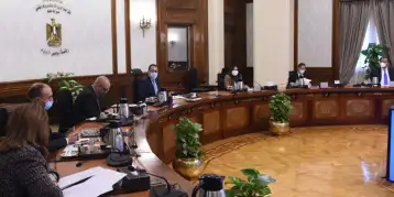 رئيس الوزراء يستعرض أبرز نتائج تقرير التنمية البشرية الصادر عن برنامج الأمم المتحدة الإنمائي 2021 - 2022